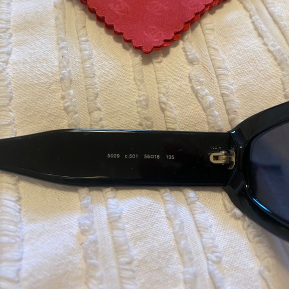 CHANEL Vintage Sunglasses - Picture 6 of 6